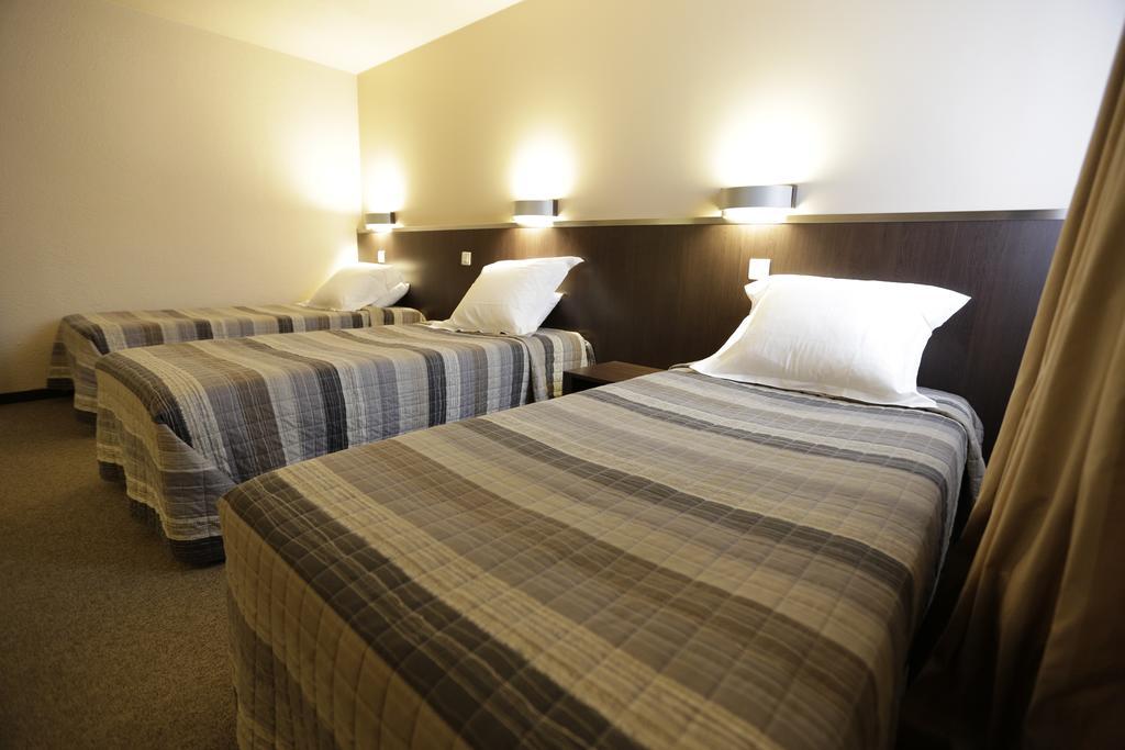 Hotel Au Petit Caporal Maisons-Alfort Room photo